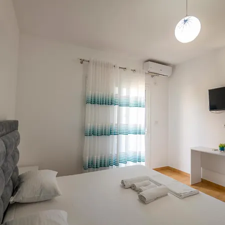 Kuca * Saranda